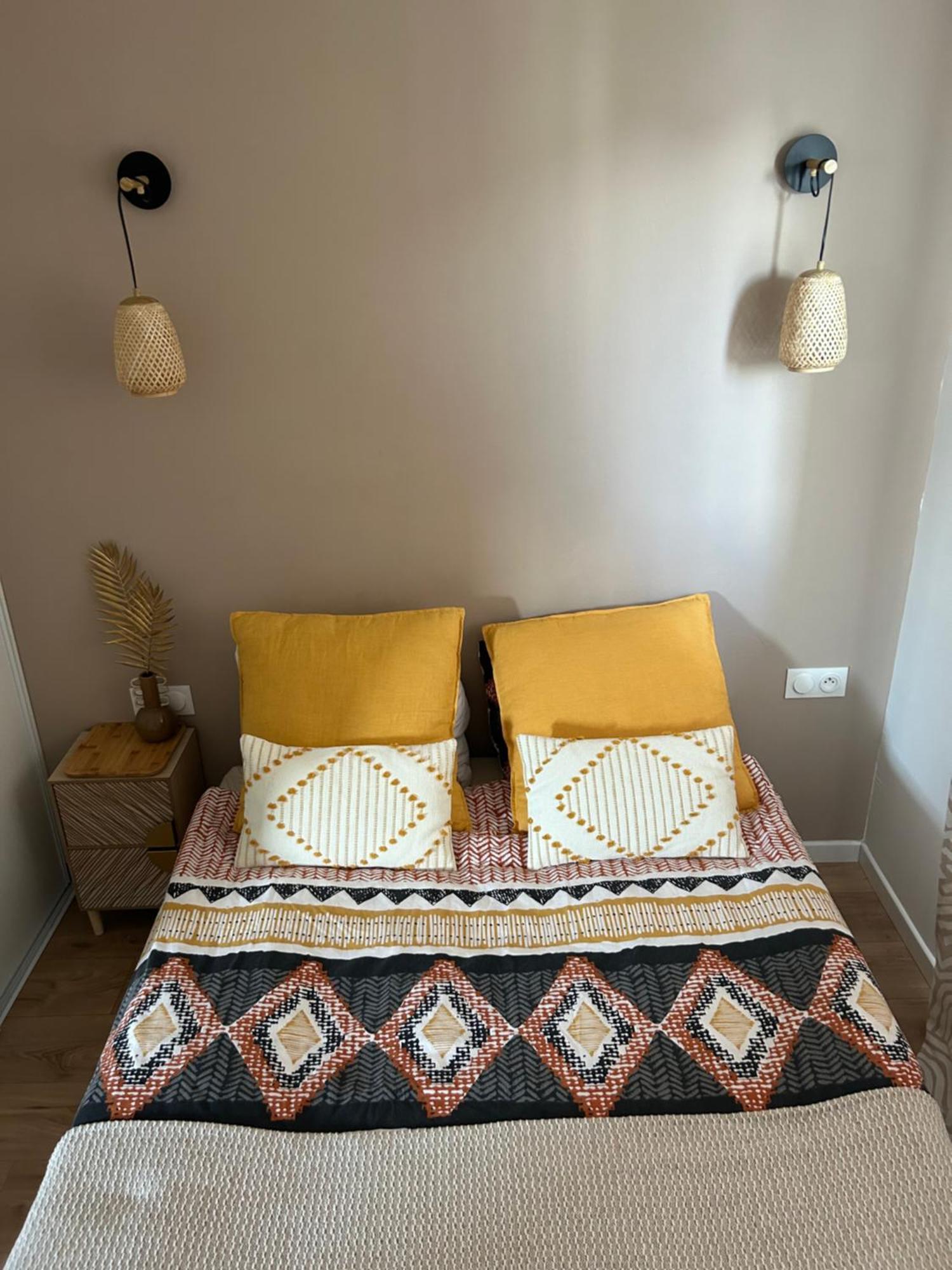 Studio Easy Check-In 8 Mins Disneyland 35 Mins Paris Free Starbucks Coffee Parking Wifi Bussy-Saint-Georges Exterior foto
